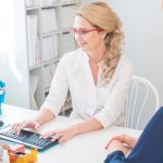 Prima visita ginecologica: quando farla e come si svolge - Bologna e Verona - Omniclinics